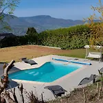 Maison Avec Piscine, Et Jacuzzi Holiday home Saint-Jean-d'Arvey
