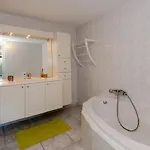 Holiday home Maison Avec Piscine, Et Jacuzzi Saint-Jean-d'Arvey