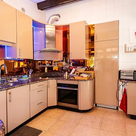 Maison Av Piscine, Sauna Et Jacuzzi Holiday home