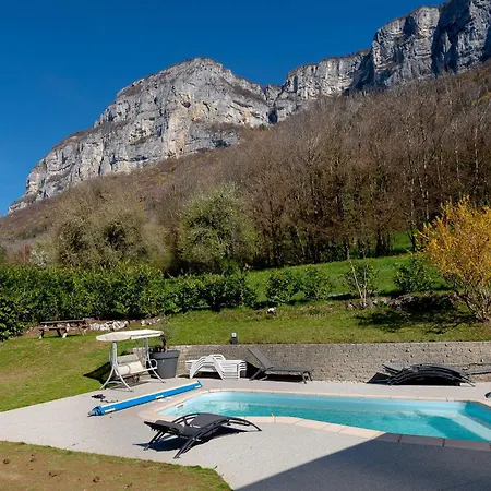 Maison Avec Piscine, Et Jacuzzi *