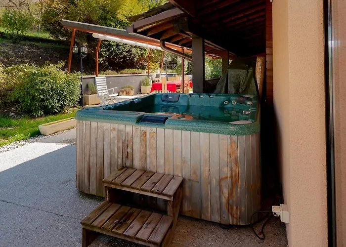 Maison Avec Piscine Et Saint-Jean-d'Arvey