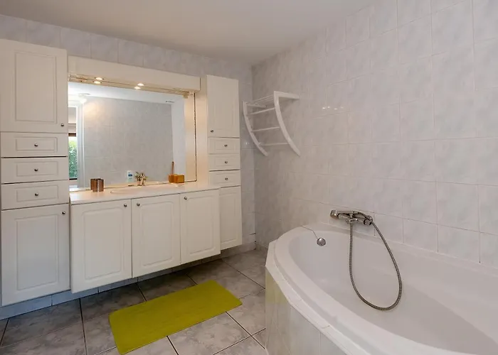 Hébergement de vacances Maison Avec Piscine Et Saint-Jean-d'Arvey
